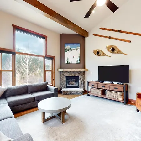 Red Hawk Townhome 2350